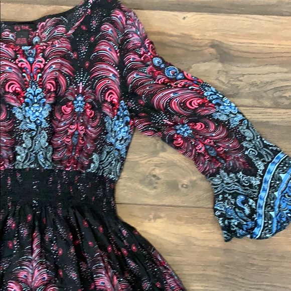 Dress with trumpet sleeves - Picture 7 of 7